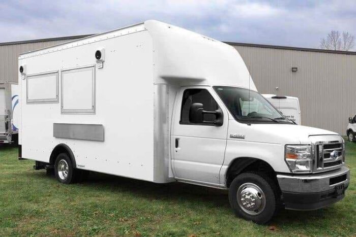 Brand New 16 Feet Ford E450 65Mph - Image 1
