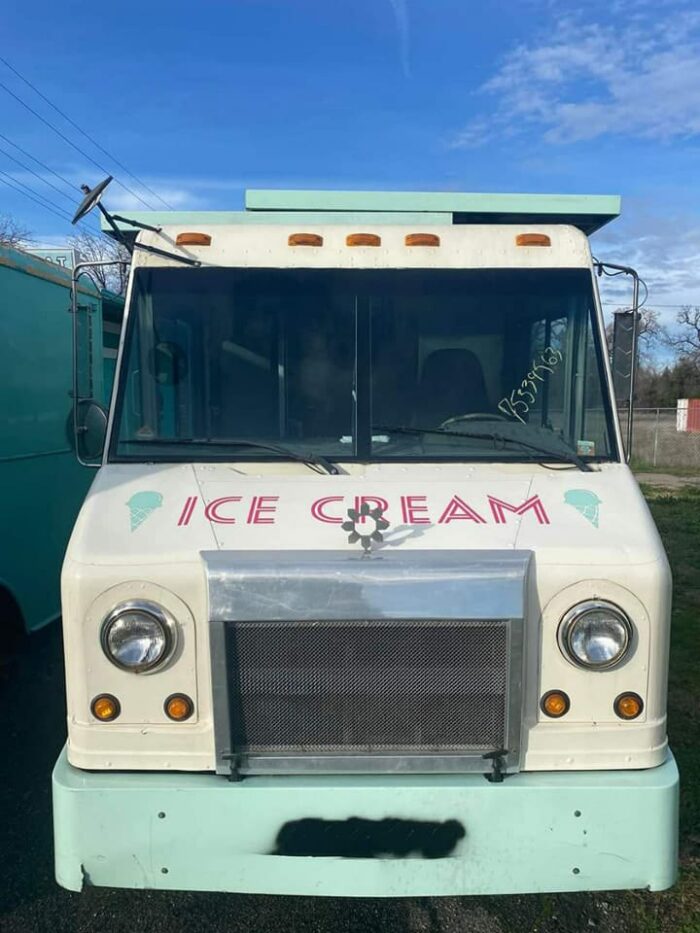 1997 GMC Step Van - Image 1